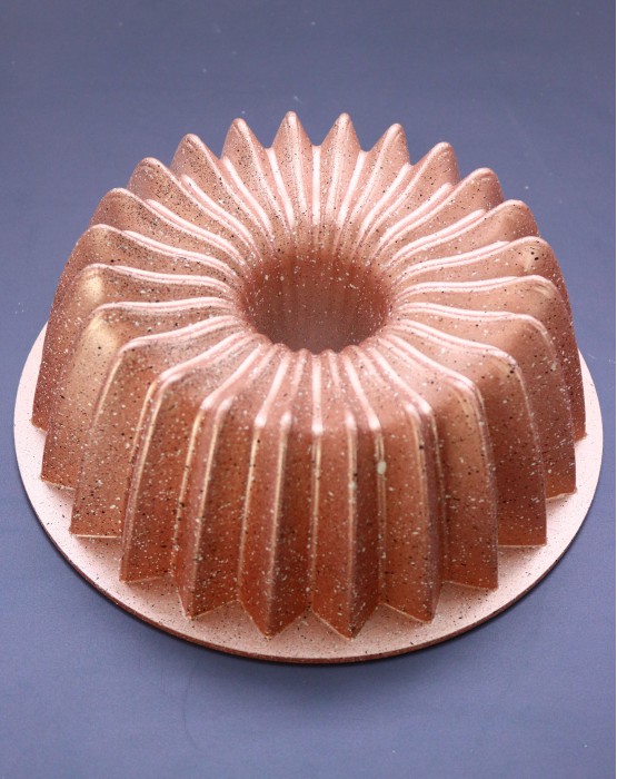 Star Cake Mold Pink 26x10 cm